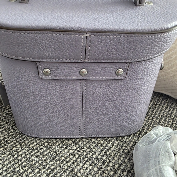 New Coach - Picture 6 of 7